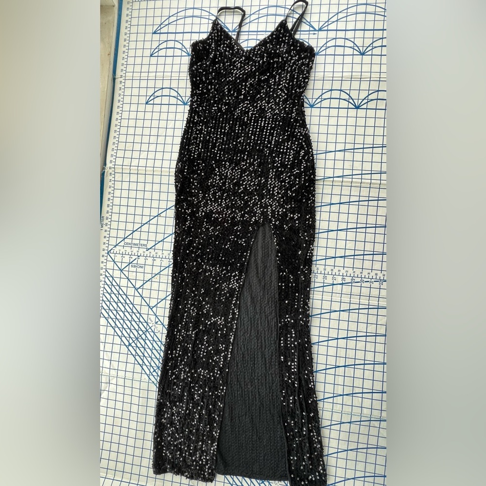 SEXY FULL LENGTH PROM/EVENING DRESS Black Stretchy Fabric w/ Sequins Thigh Slit